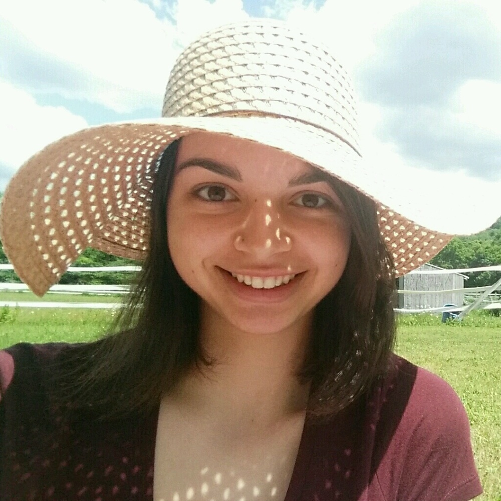 Meet your Posher, Hayley